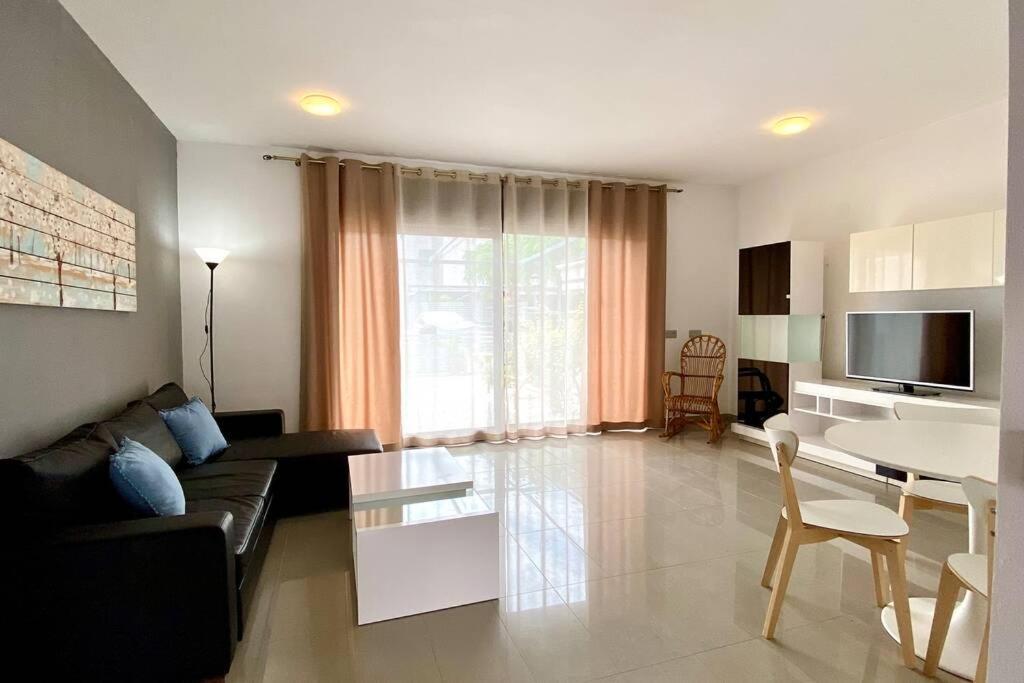 Chalet Moderno Con Piscina En Mont - Roige Bahia المظهر الخارجي الصورة