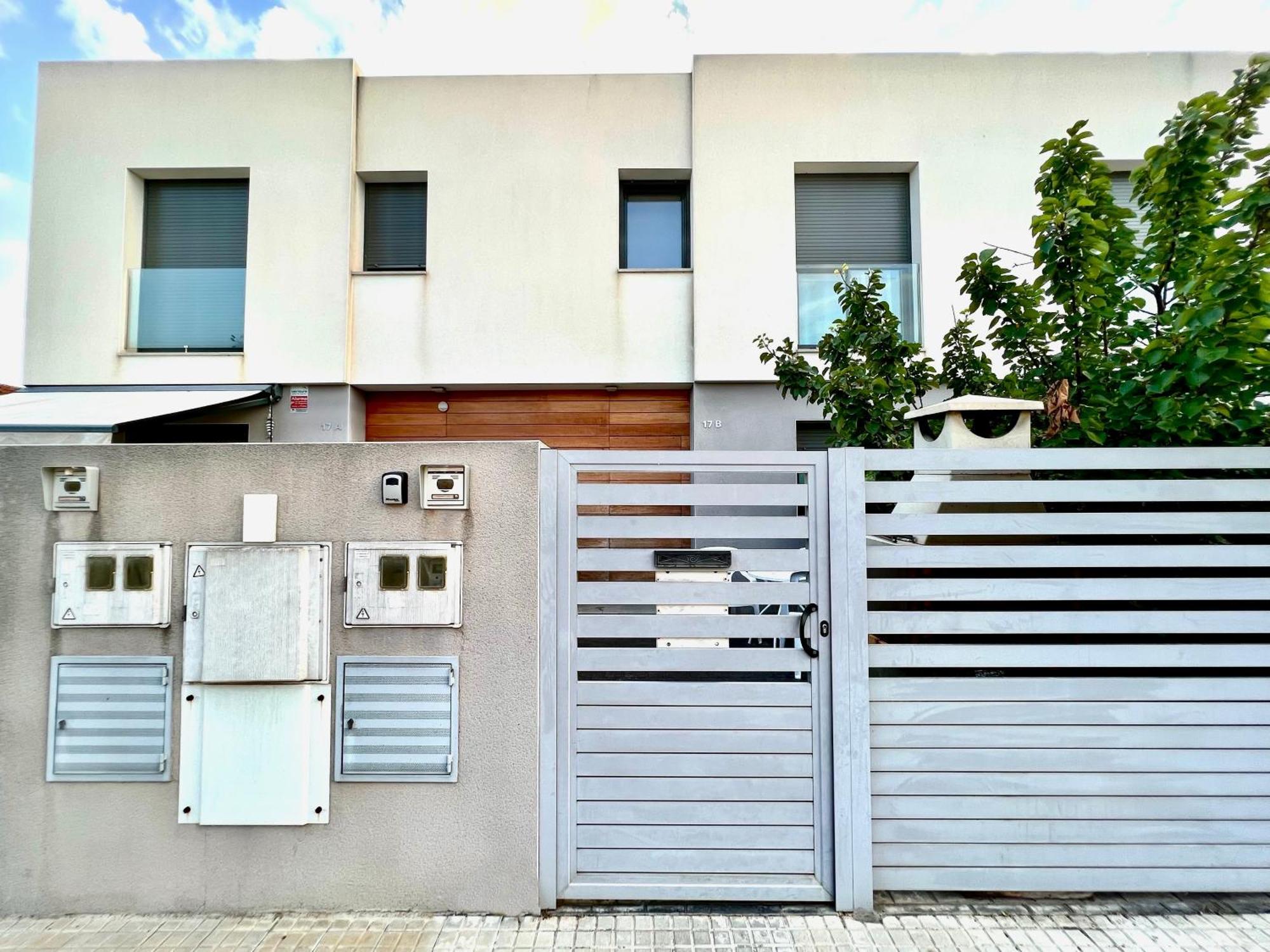 Chalet Moderno Con Piscina En Mont - Roige Bahia المظهر الخارجي الصورة